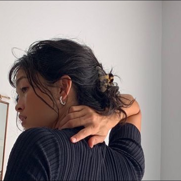 Urban Outfitters Callie hair clip, tortoiseshell. - Picture 5 of 5